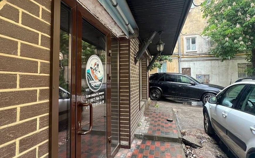 Помещение с вытяжкой 124 м² в историческом центре города фото