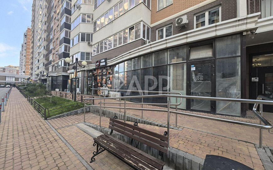 Сдаю торговое помещение, 74 м² фото