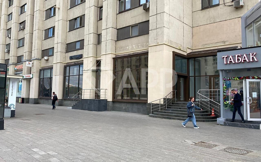 Аренда 239 кв.м. рядом с метро Октябрьская для банка и других видов деятельности фото