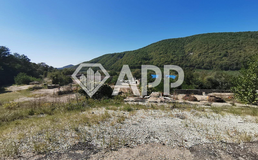 Продам земельный участок, 4,3 гектар фото