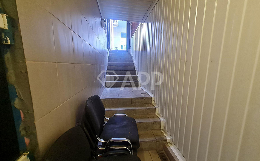 Высокий трафик/1 линия/Остановка, 92 м² фото