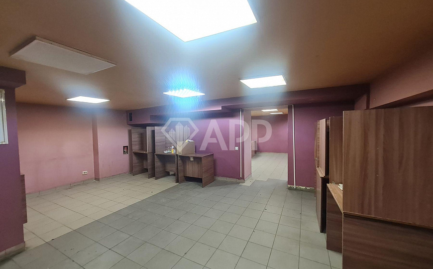Высокий трафик/1 линия/Остановка, 92 м² фото