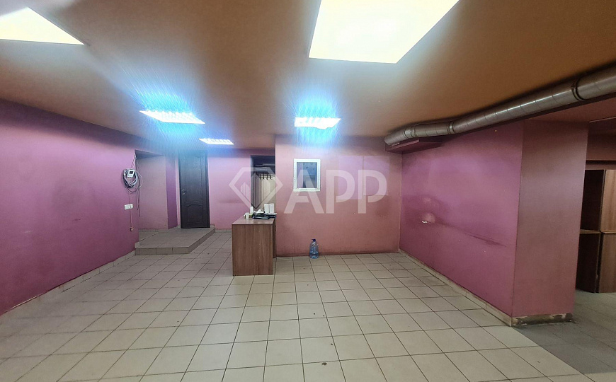 Высокий трафик/1 линия/Остановка, 92 м² фото