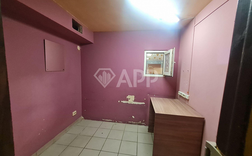 Высокий трафик/1 линия/Остановка, 92 м² фото