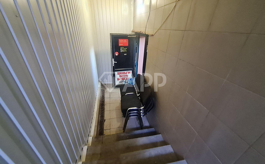 Высокий трафик/1 линия/Остановка, 92 м² фото