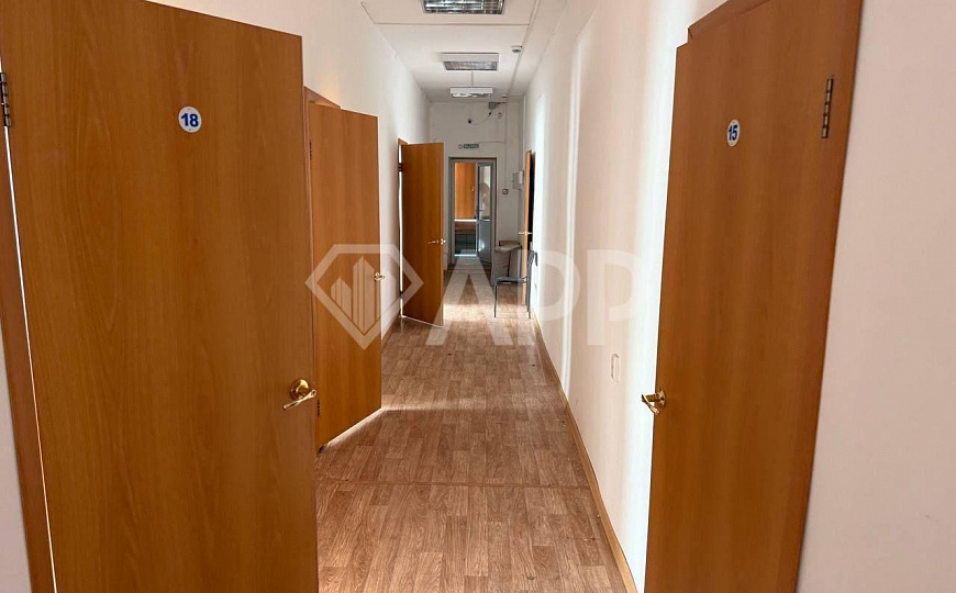 Продам коммерческое помещение под хостел (или свободного назначения) фото