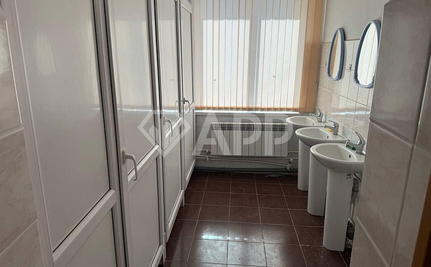 Продам коммерческое помещение под хостел (или свободного назначения) фото