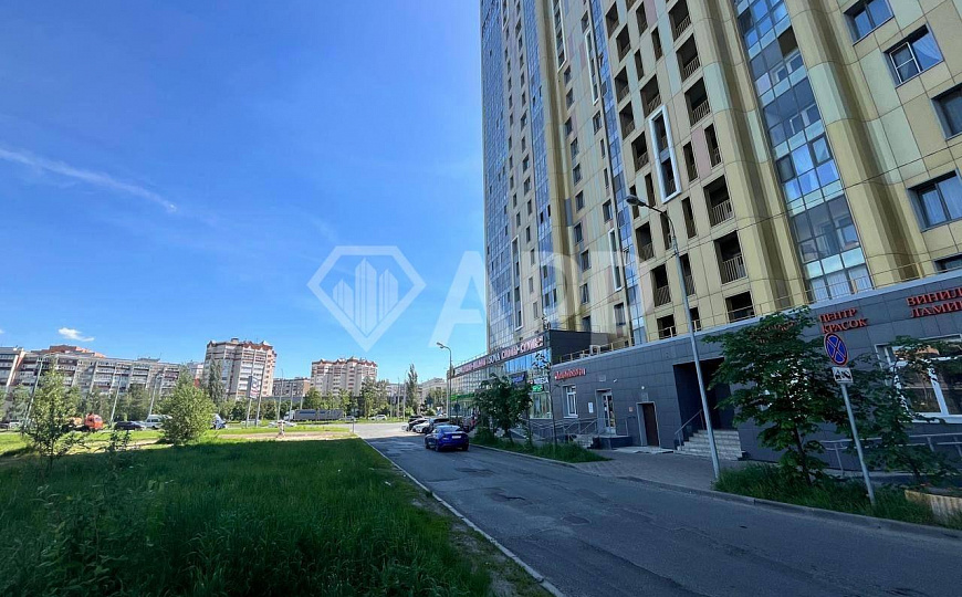 Торговое помещение 214,6м² на большом трафике фото