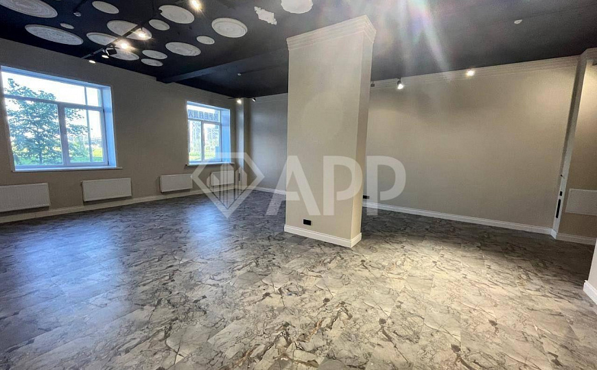 Торговое помещение 214,6м² на большом трафике фото