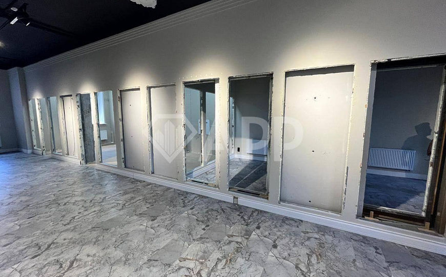 Торговое помещение 214,6м² на большом трафике фото