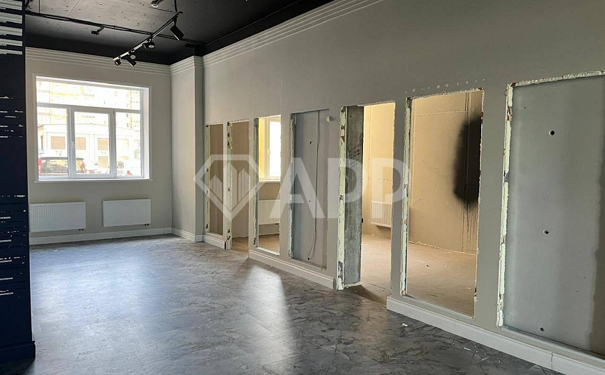 Торговое помещение 214,6м² на большом трафике фото
