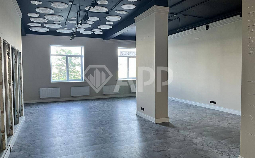 Торговое помещение 214,6м² на большом трафике фото