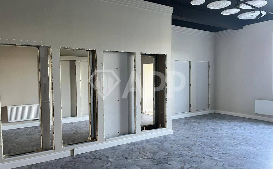 Торговое помещение 214,6м² на большом трафике фото
