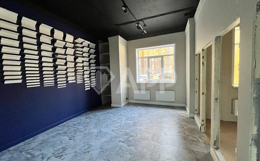 Торговое помещение 214,6м² на большом трафике фото