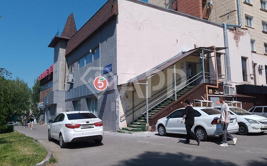 Продам офисное помещение с дизайнерским ремонтом фото