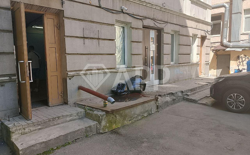 Сдается торговое помещение в центре 133 м. фото