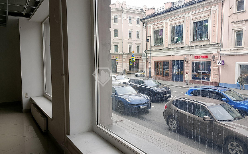 Сдается торговое помещение в центре 133 м. фото