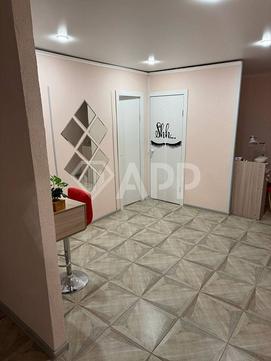 Продажа помещения свободного назначения фото
