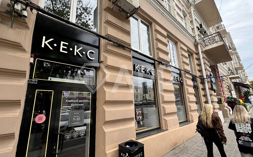 Трафик/парковка/большие окна/реклама/2входа фото