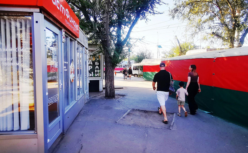 Павильон в очень проходном месте 12,5 и 25 м2 фото