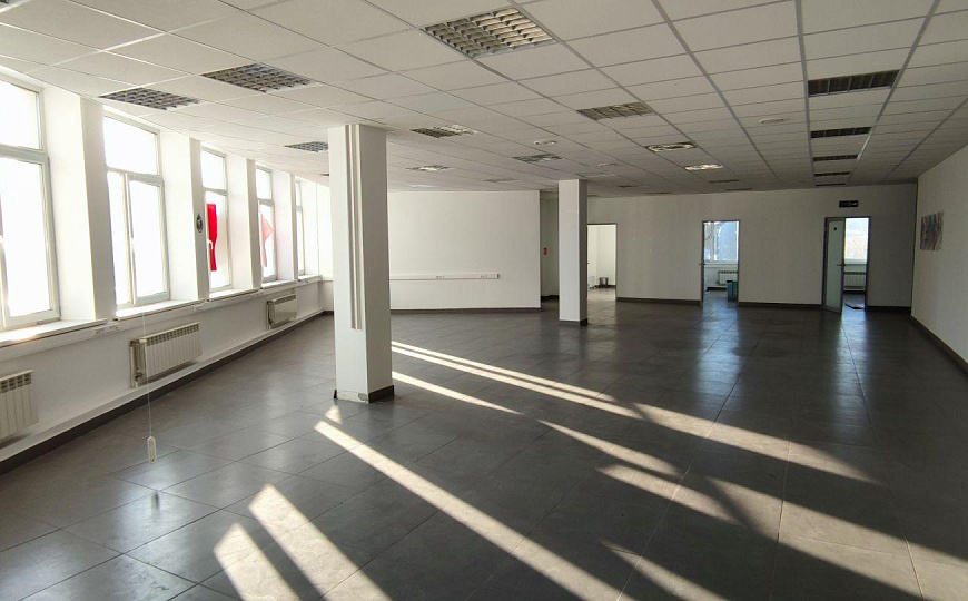 Офисное помещение на 1ой линии, 500 м² фото