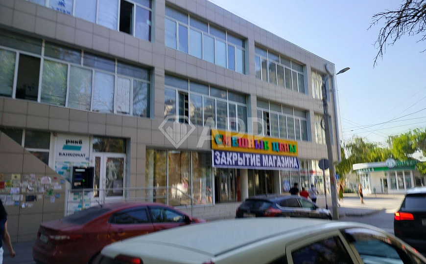 Сдам торговое помещение, 380 м² фото