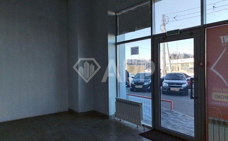 Сдаю помещение свободного назначения в бизнес-центре  фото