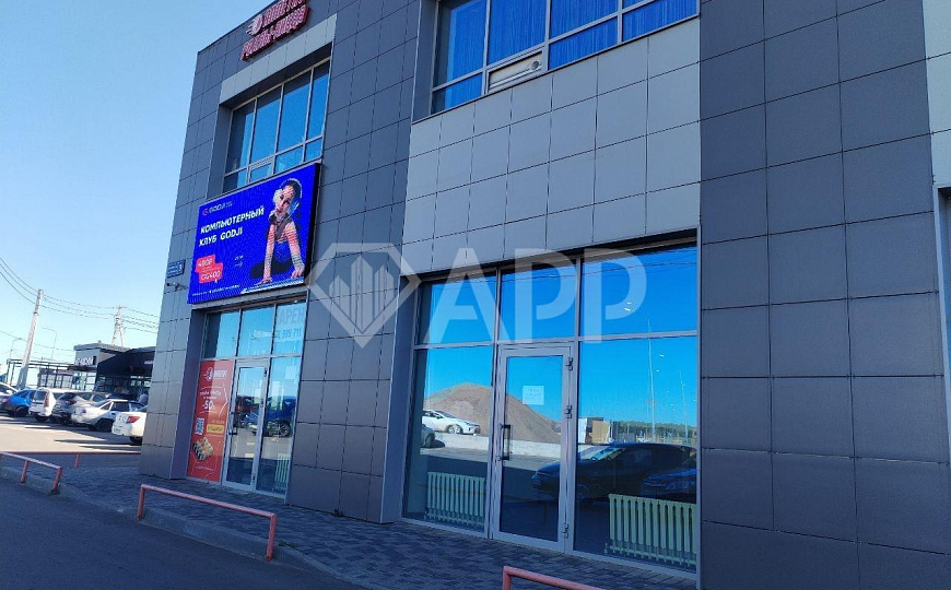 Сдаю помещение свободного назначения в бизнес-центре  фото