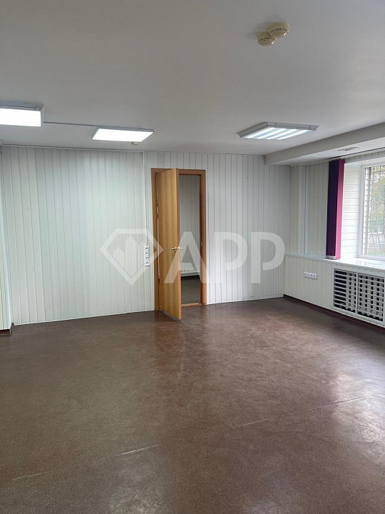 Здание в жилом массиве 980 м2 фото