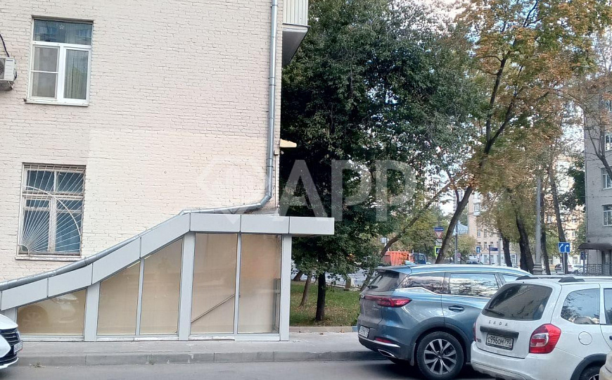 ПСН цоколь с окном и новым ремонтом фото