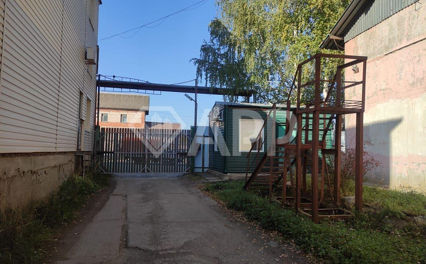 Продается земельный участок промназначения 0.5 га с зданием 273 кв фото