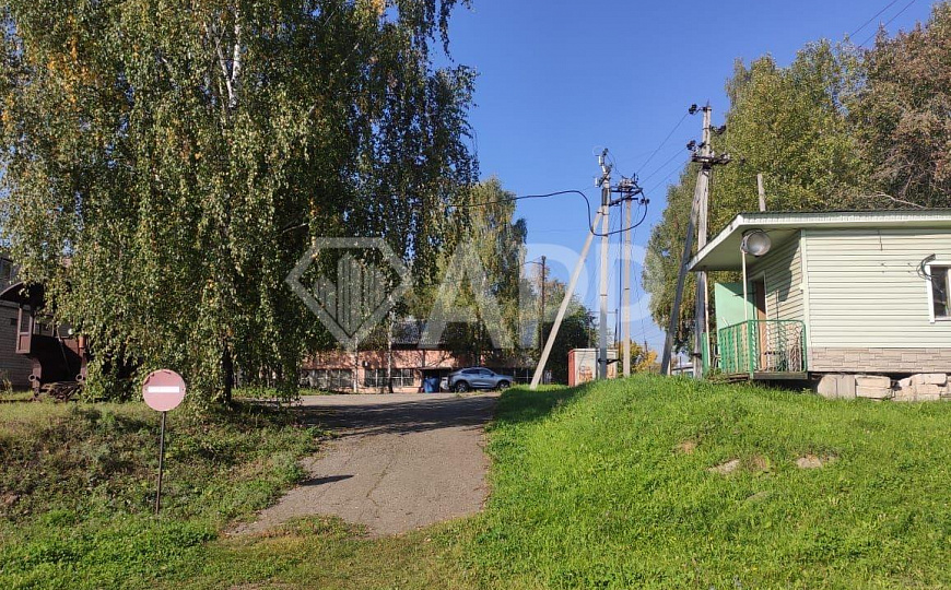 Продается земельный участок промназначения 0.5 га с зданием 273 кв фото