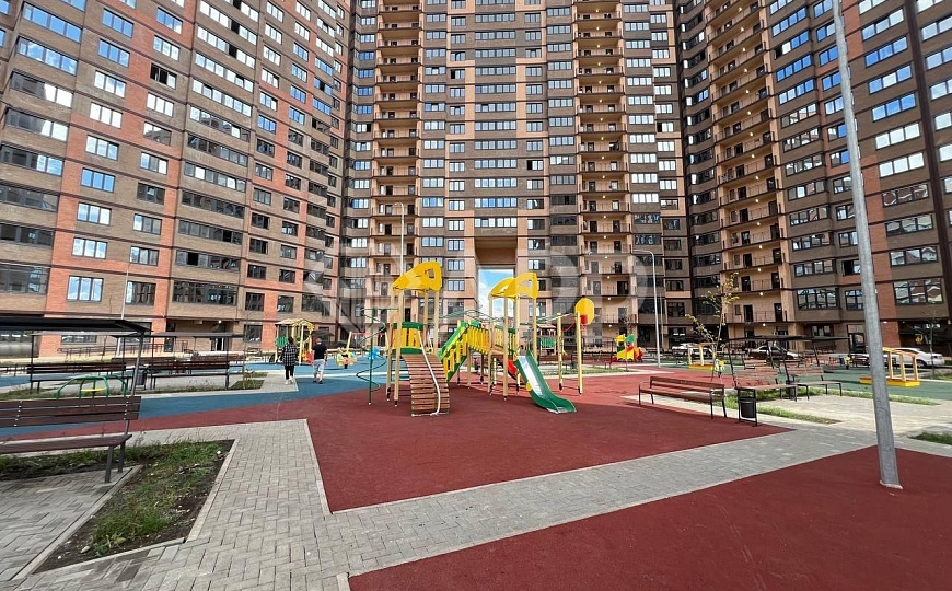 Продаю торговое помещение, 164,3 м² фото